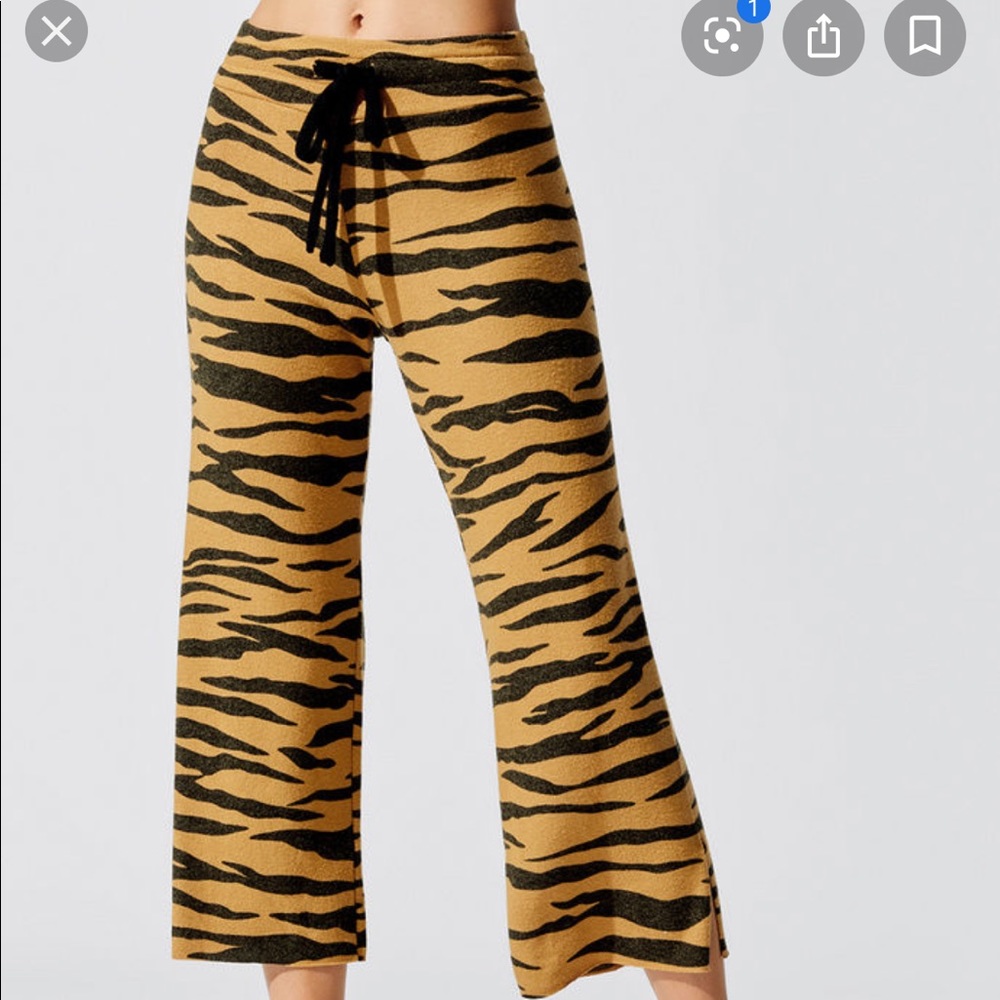 ISO LNA Kismet Tiger Brushstroke pants size large